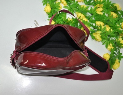 【廠家加工訂做 休閑包 商務(wù)包 單肩包 旅行包 公文包】?jī)r(jià)格,廠家,圖片,運(yùn)動(dòng)箱包,上海譽(yù)竹箱包-